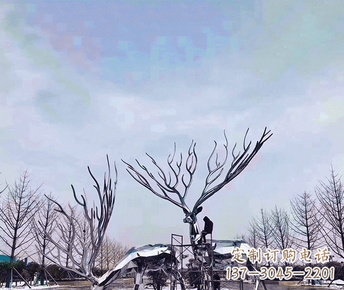 湖北大型鹿群不锈钢雕塑