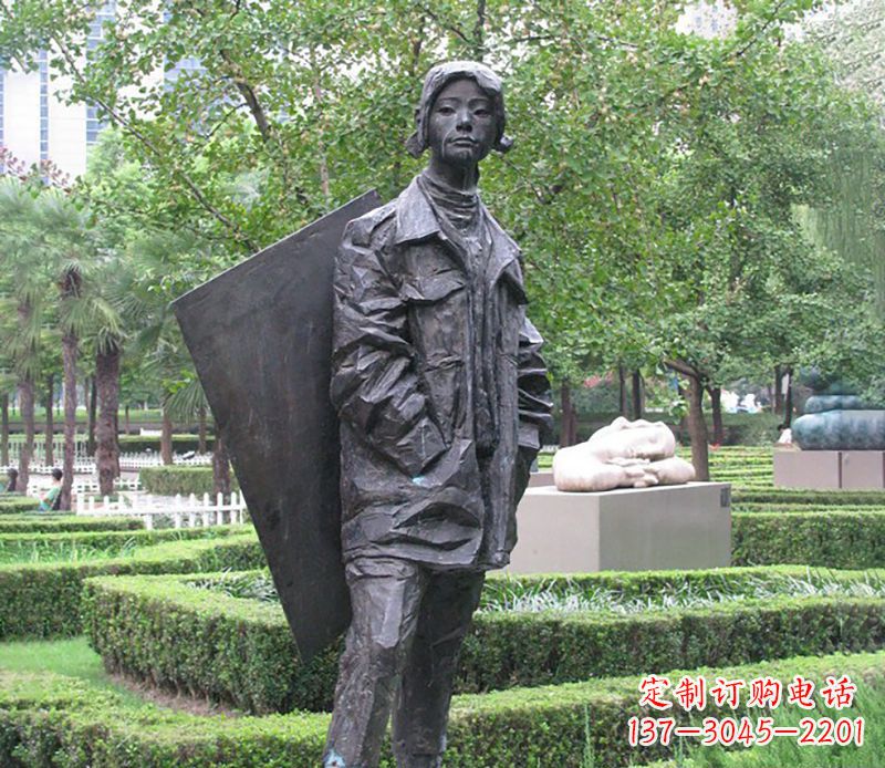 湖北少女的坚强与美丽——铜雕少女公园人物