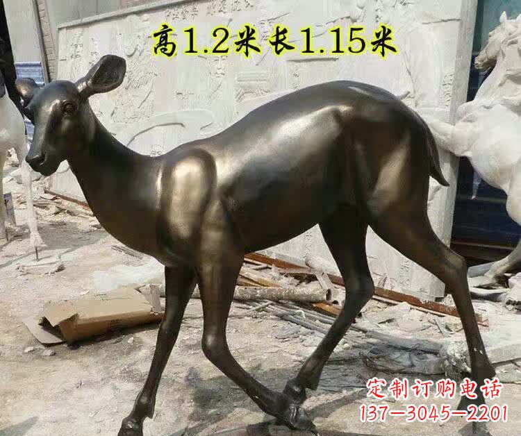 湖北灵动的小鹿铜雕