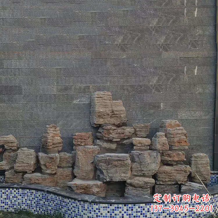 湖北别墅庭院假山鱼池