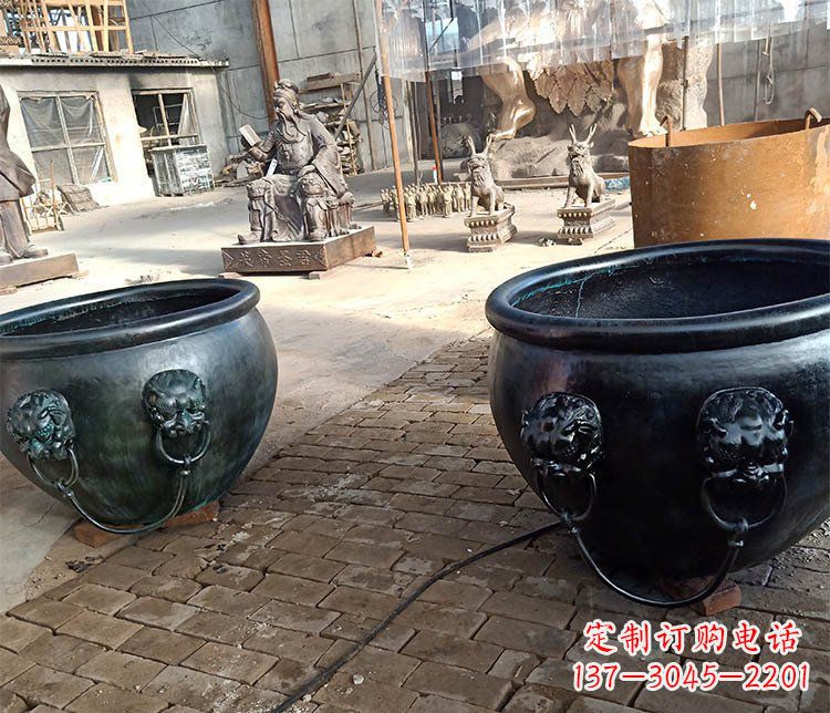 湖北铜雕制的水缸摆件