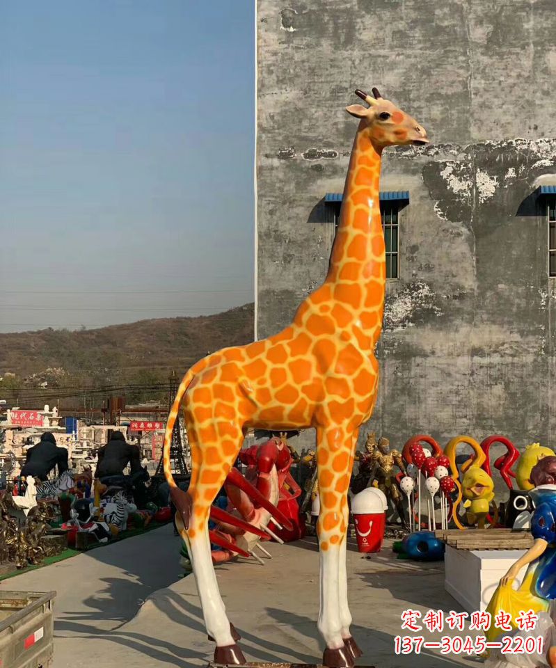 湖北玻璃刚彩绘长颈鹿动物雕塑