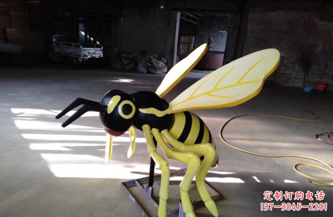 湖北玻璃蜜蜂雕塑让自然之美展现
