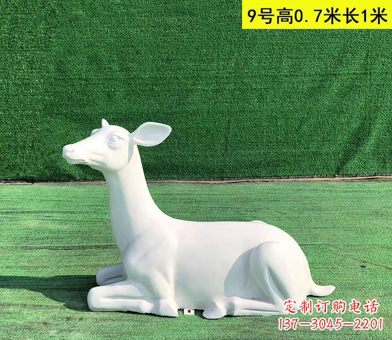 湖北玻璃钢白色小鹿动物雕塑