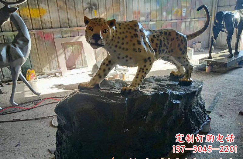 湖北新颖豹子雕塑