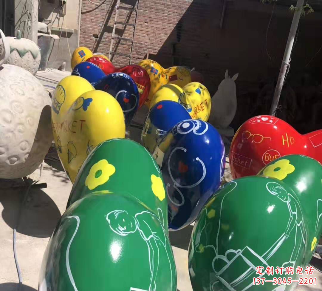 湖北玻璃钢彩绘气球雕塑