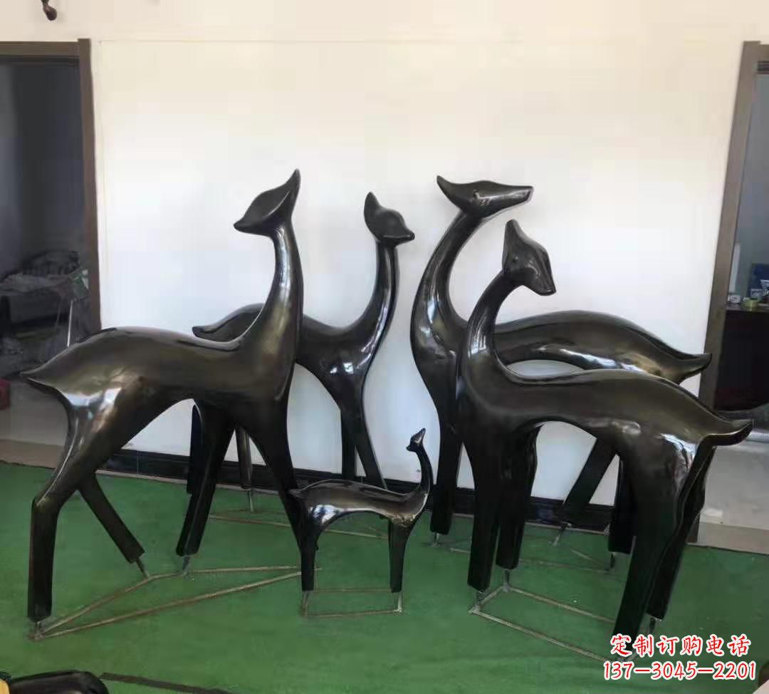 湖北玻璃钢仿铜鹿雕塑完美点缀庭院景观