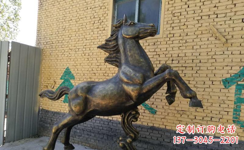 湖北马雕塑玻璃钢仿铜创作的艺术