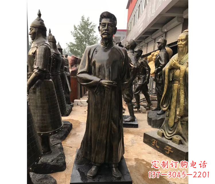 湖北玻璃钢仿铜鲁迅雕塑——传承中国近代文化精神