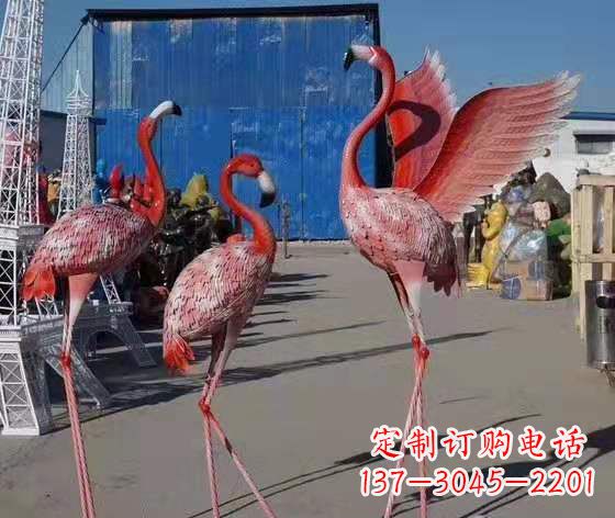 湖北火烈鸟雕塑以玻璃钢创造精美的景观雕塑