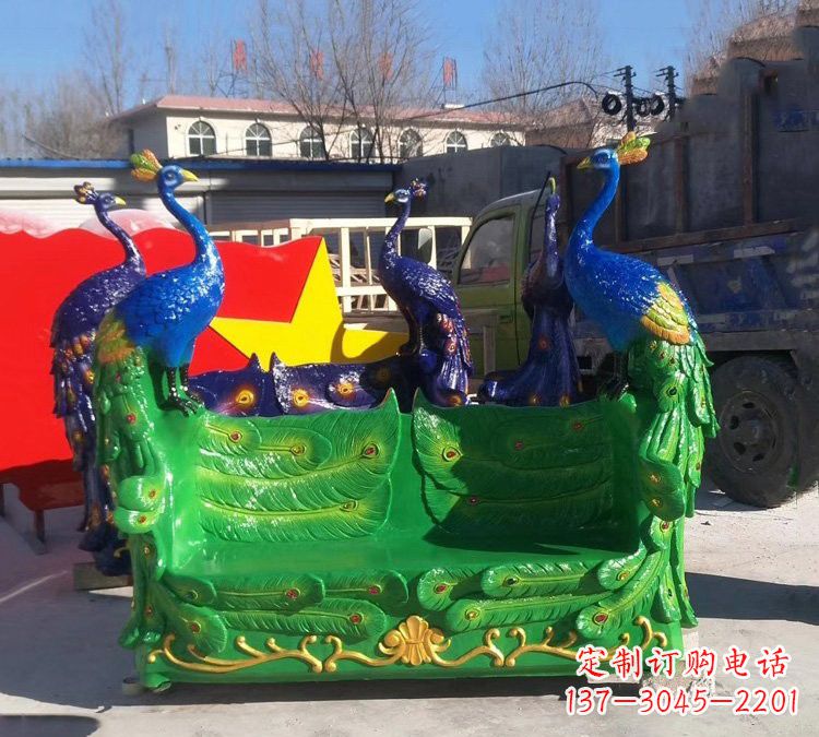 湖北玻璃钢孔雀雕塑给您带来精美的艺术体验