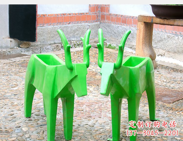 湖北玻璃钢几何花盆雕塑——给动物们一个温暖的家
