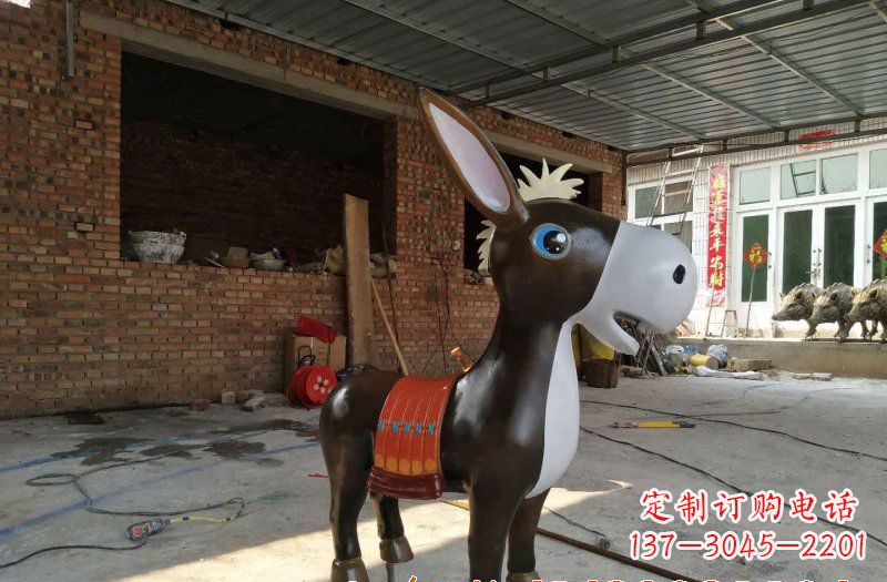 湖北玻璃钢毛驴雕塑一种抒情的艺术形式