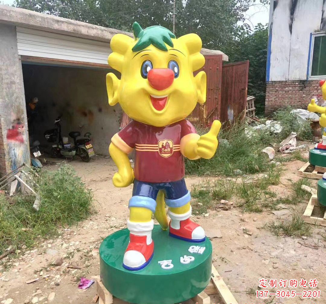 湖北玻璃钢卡通小牛雕塑精致而可爱