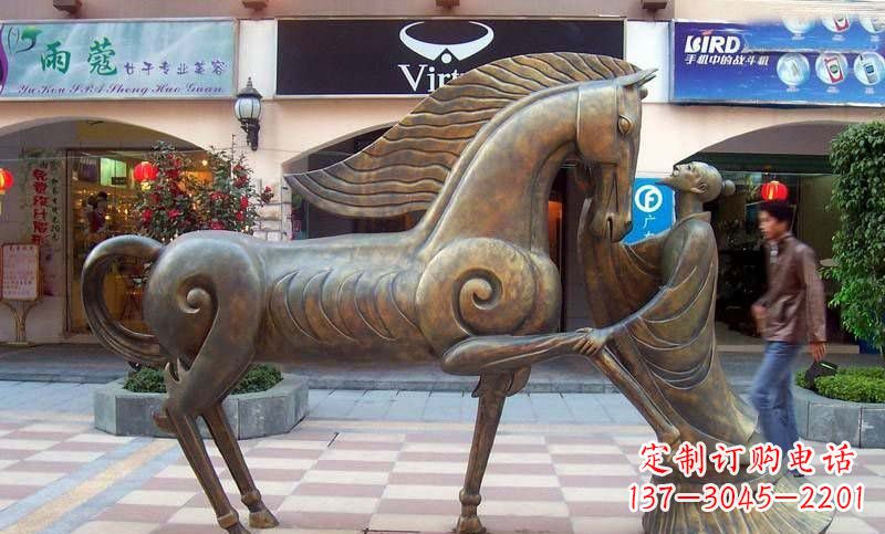 湖北传承着传奇马雕塑