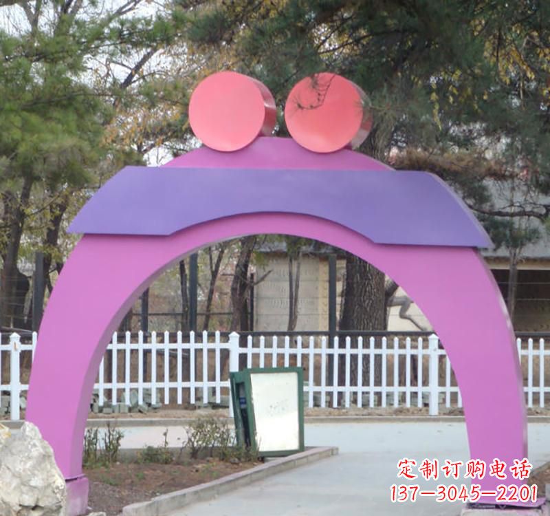 湖北不锈钢爱心拱门雕塑给城市艺术添彩