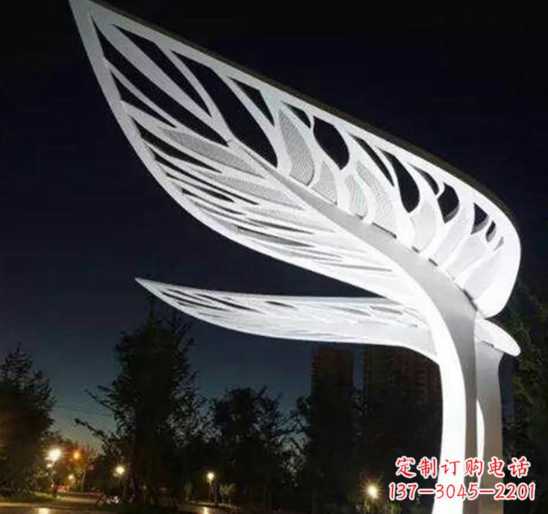 湖北不锈钢树叶雕塑点缀城市景观