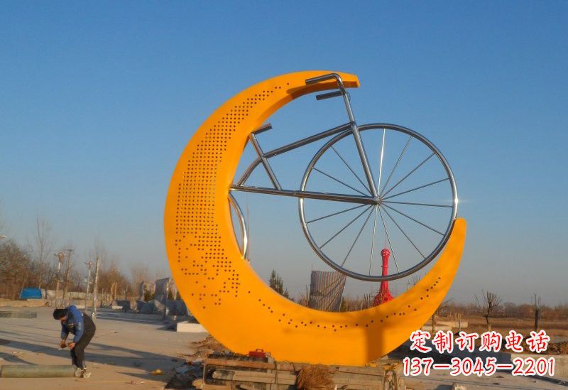 湖北不锈钢城市月亮自行车雕塑高雅而古典的艺术品