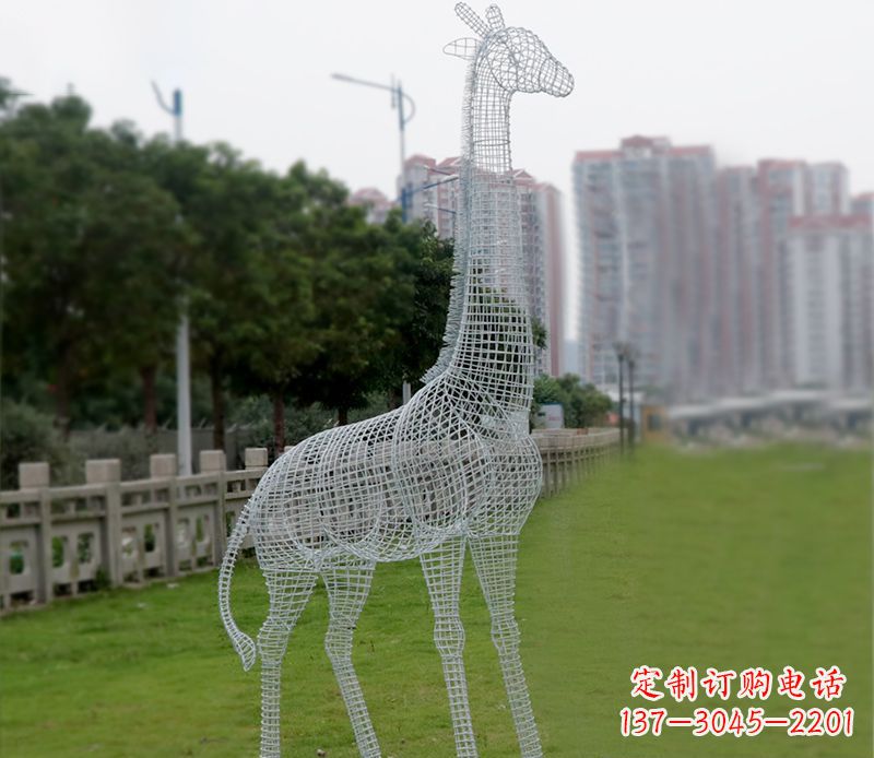 湖北不锈钢城市的长颈鹿雕塑
