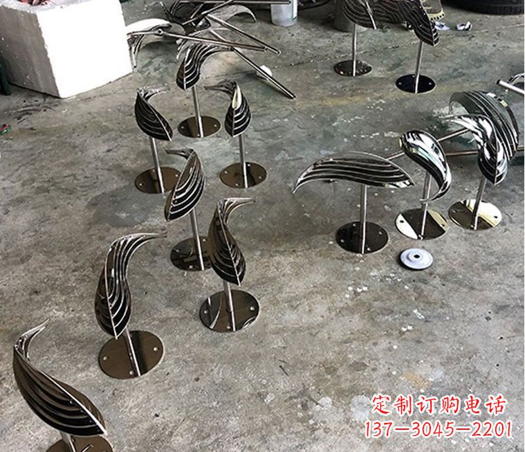 湖北精美不锈钢动物雕塑