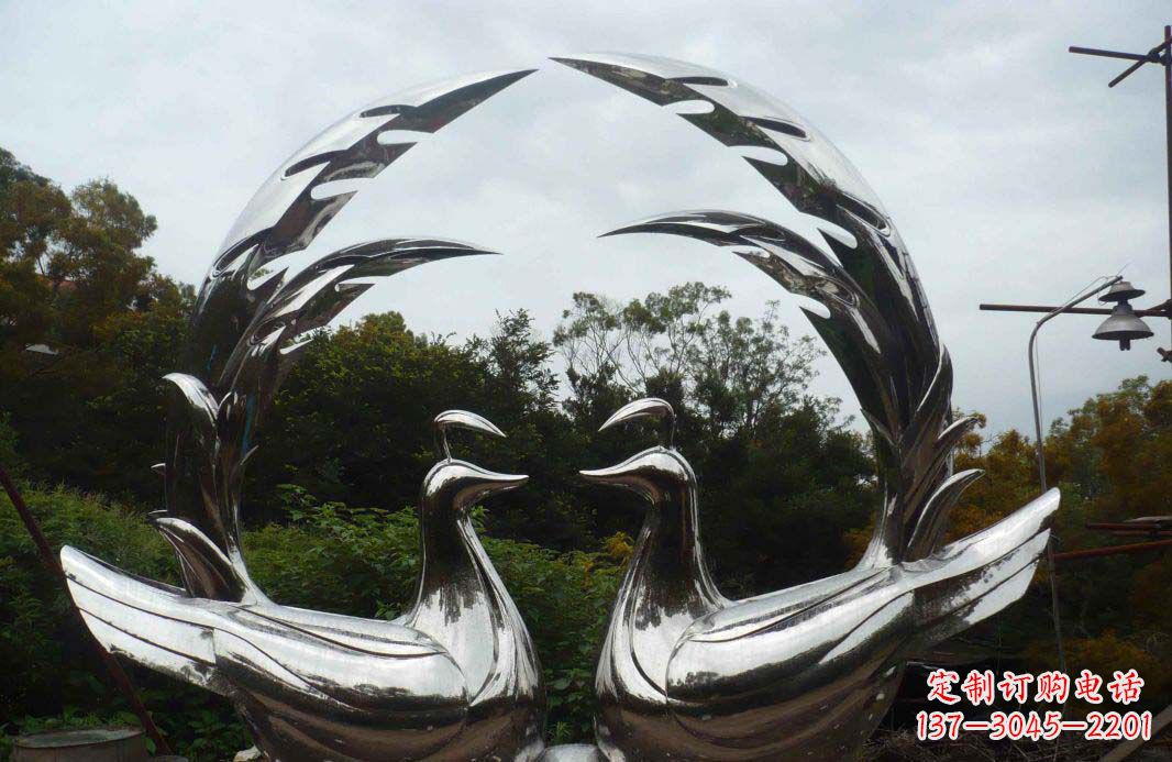 湖北不锈钢孔雀雕塑浪漫与灵动