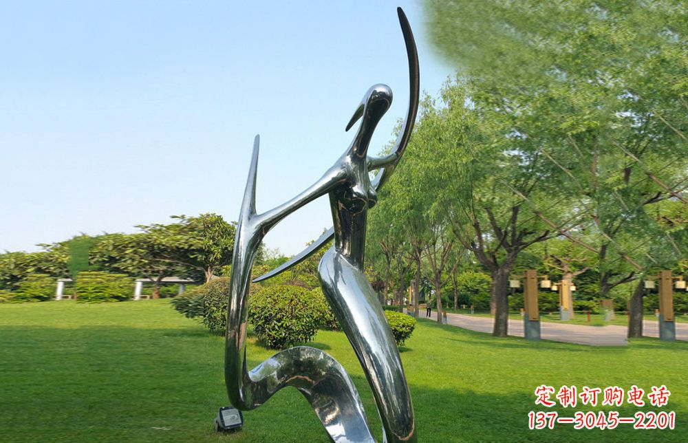 湖北不锈钢美女雕塑给公园注入活力