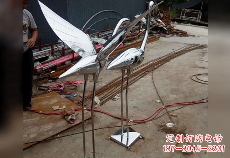 湖北不锈钢抽象仙鹤雕塑2