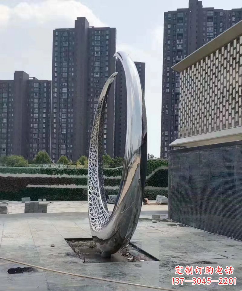 湖北精美不锈钢月亮雕塑