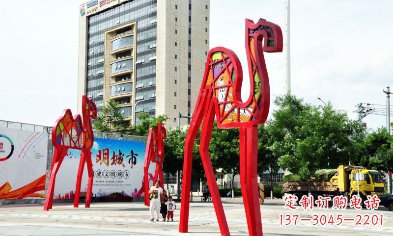 湖北不锈钢大型骆驼雕塑