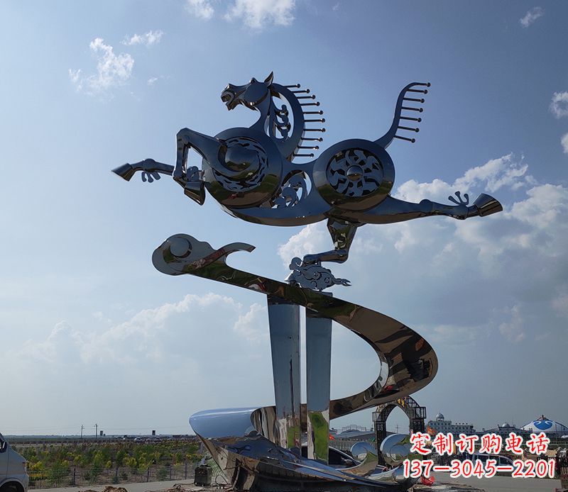 湖北不锈钢大型马踏飞燕景观雕塑集艺术与自然于一体