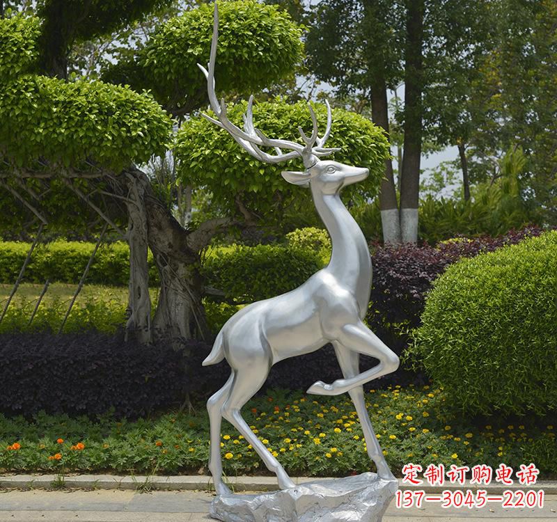 湖北不锈钢梅花鹿雕塑艺术与自然的完美结合
