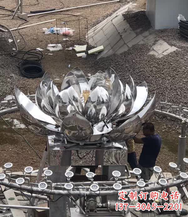 湖北不锈钢荷花景观雕塑