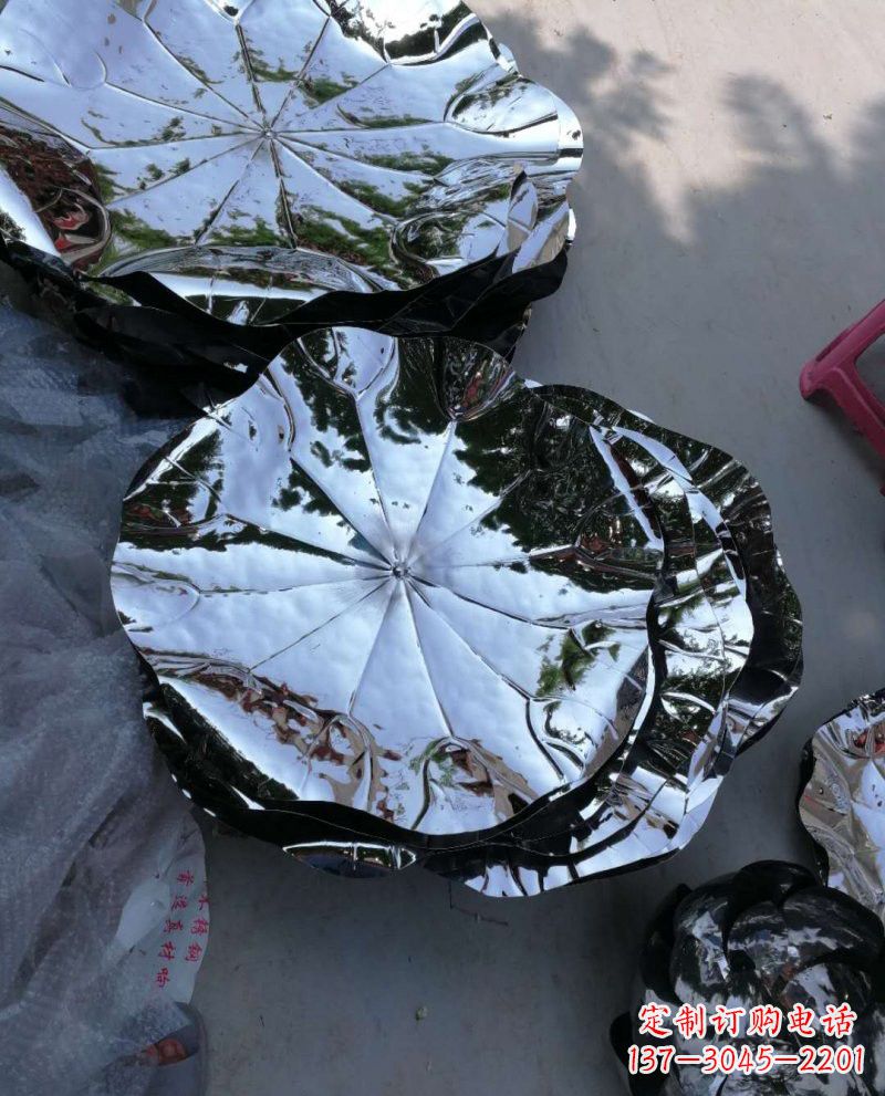 湖北不锈钢锻造的莲花雕塑