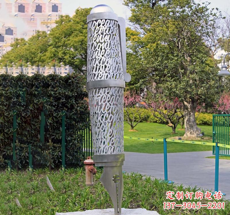 湖北精致不锈钢钢笔雕塑