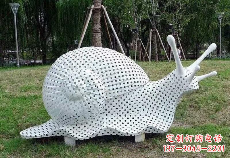 湖北不锈钢公园里的蜗牛雕塑