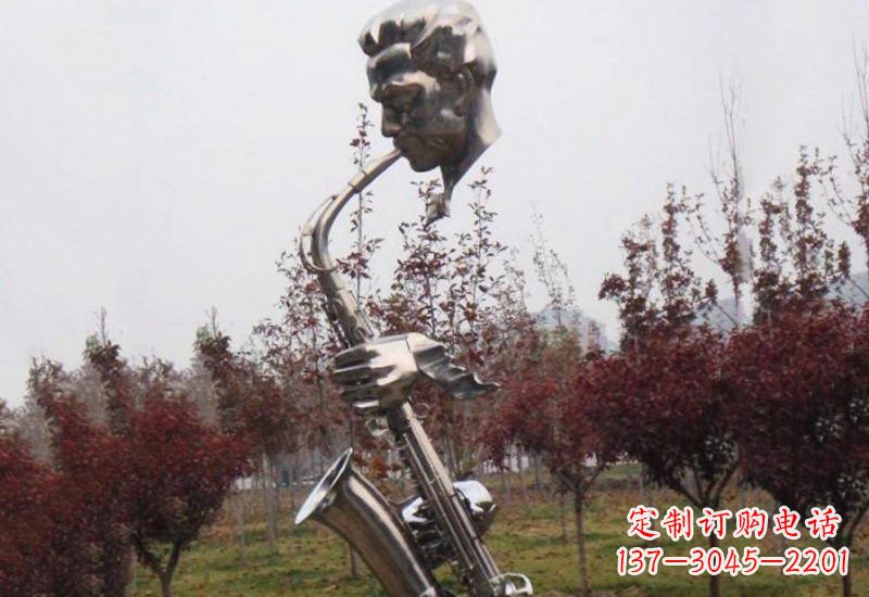 湖北不锈钢公园抽象吹萨克斯人物雕塑