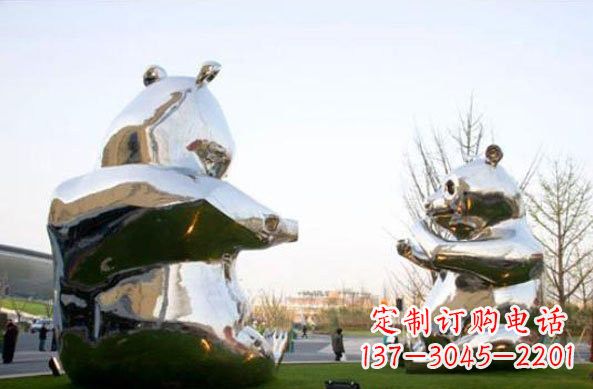 湖北不锈钢熊猫雕塑传递友谊与和平