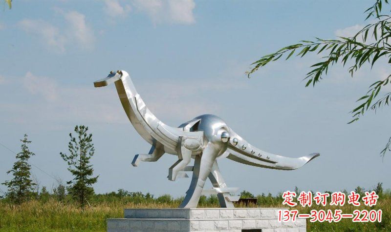 湖北不锈钢鸭嘴龙雕塑艺术与自然完美结合