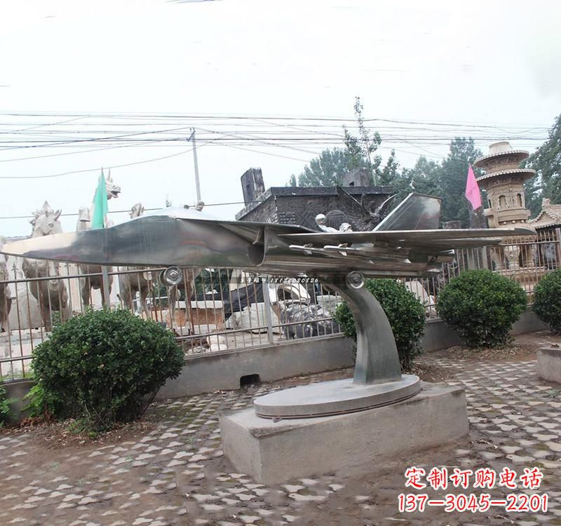 湖北不锈钢飞机雕塑——一种象征着力量与和平的艺术品