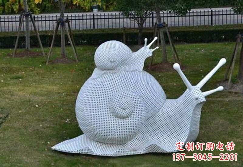 湖北不锈钢公园的“母子蜗牛”雕塑