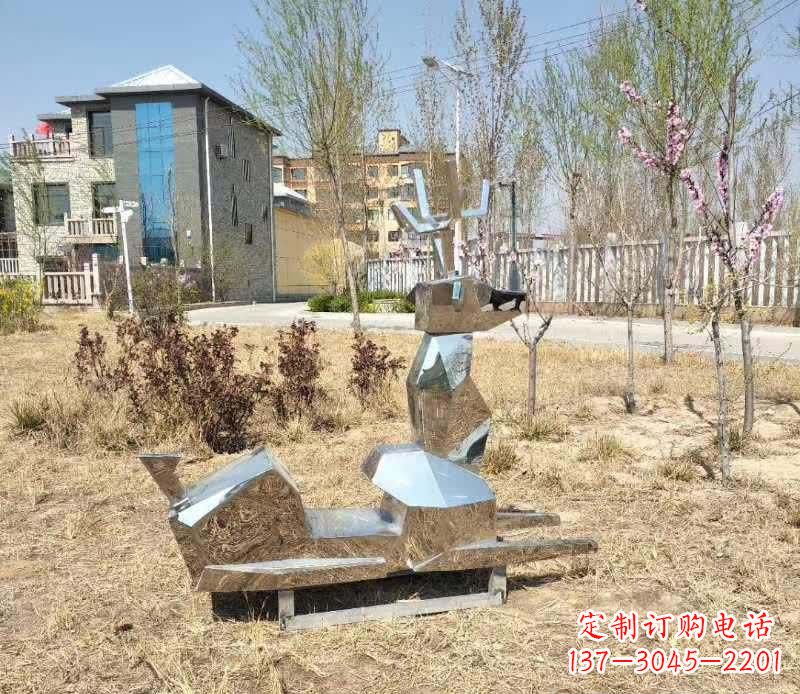 湖北不锈钢公园小鹿雕塑给公园带来温馨气息