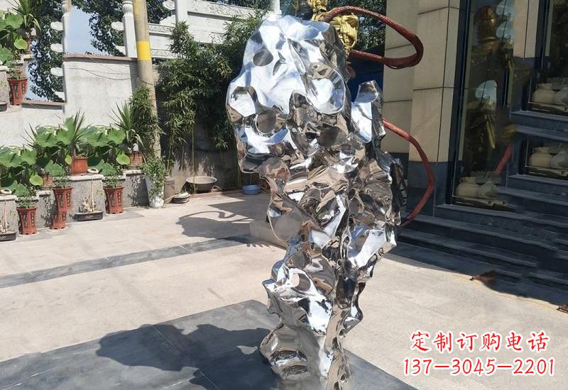 湖北太湖石雕塑传承中华文化精髓