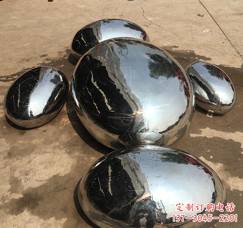 湖北不锈钢水滴雕塑精致而又充满力量