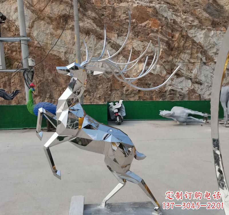 湖北梅花鹿雕塑美丽而神秘的存在