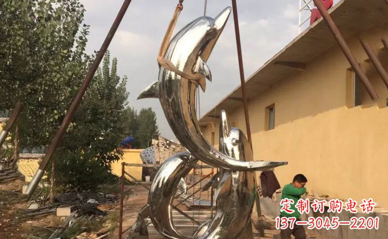 湖北不锈钢海豚雕塑美丽而又神秘