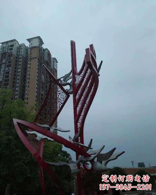 湖北不锈钢祥云纹船帆雕塑