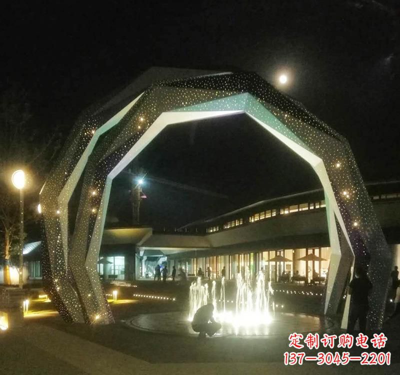 湖北不锈钢户外拱门雕塑精美线条点缀美景