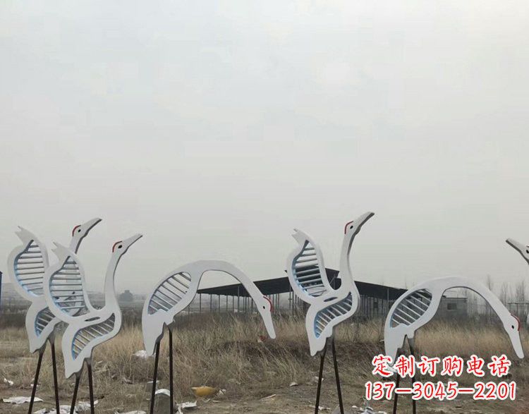 湖北精美不锈钢仙鹤雕塑