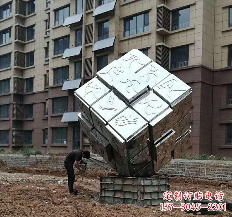 湖北不锈钢景观魔方雕塑——现代科技的精妙结合