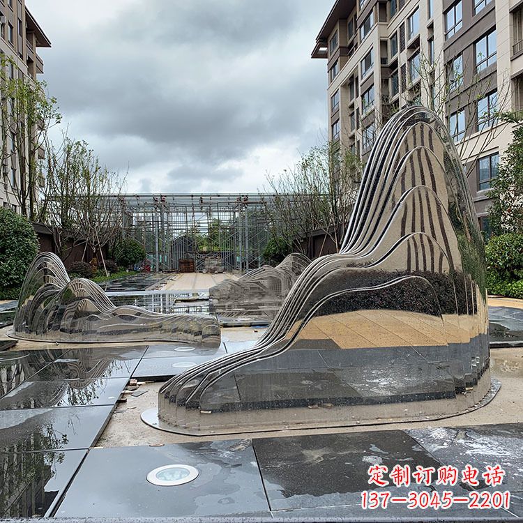 湖北不锈钢镜面假山雕塑给城市带来灵动之美